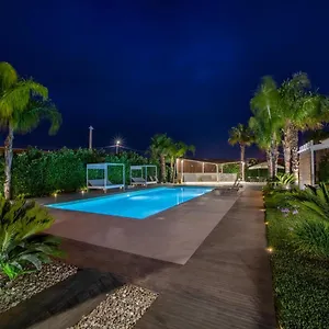 Aqua Venere Pool & Couette-café